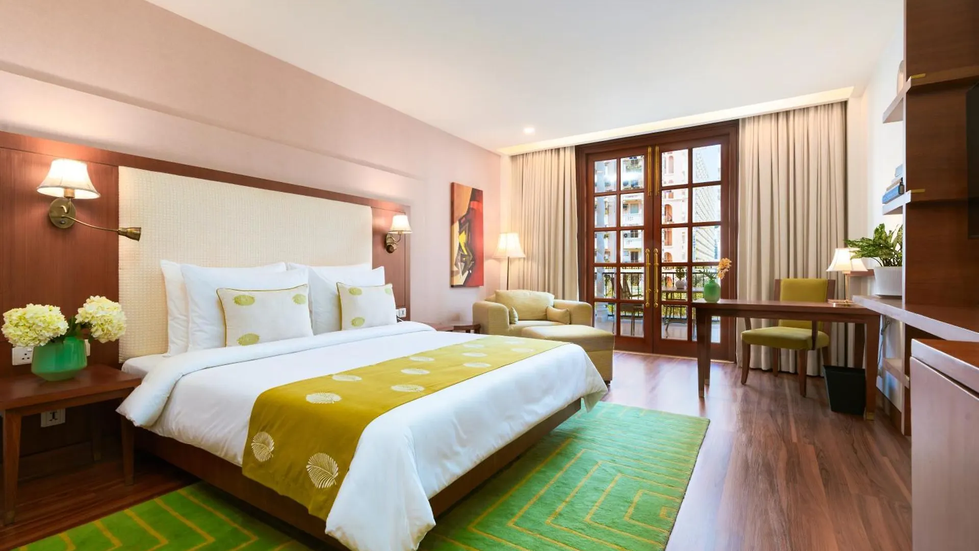Dlf Club 5 Hotel Gurgaon