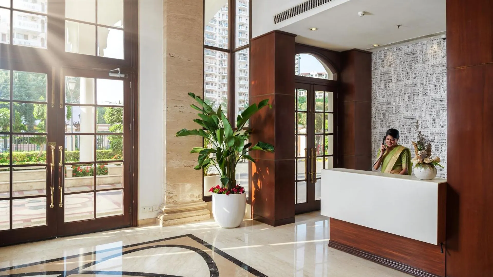 Dlf Club 5 Hotel
