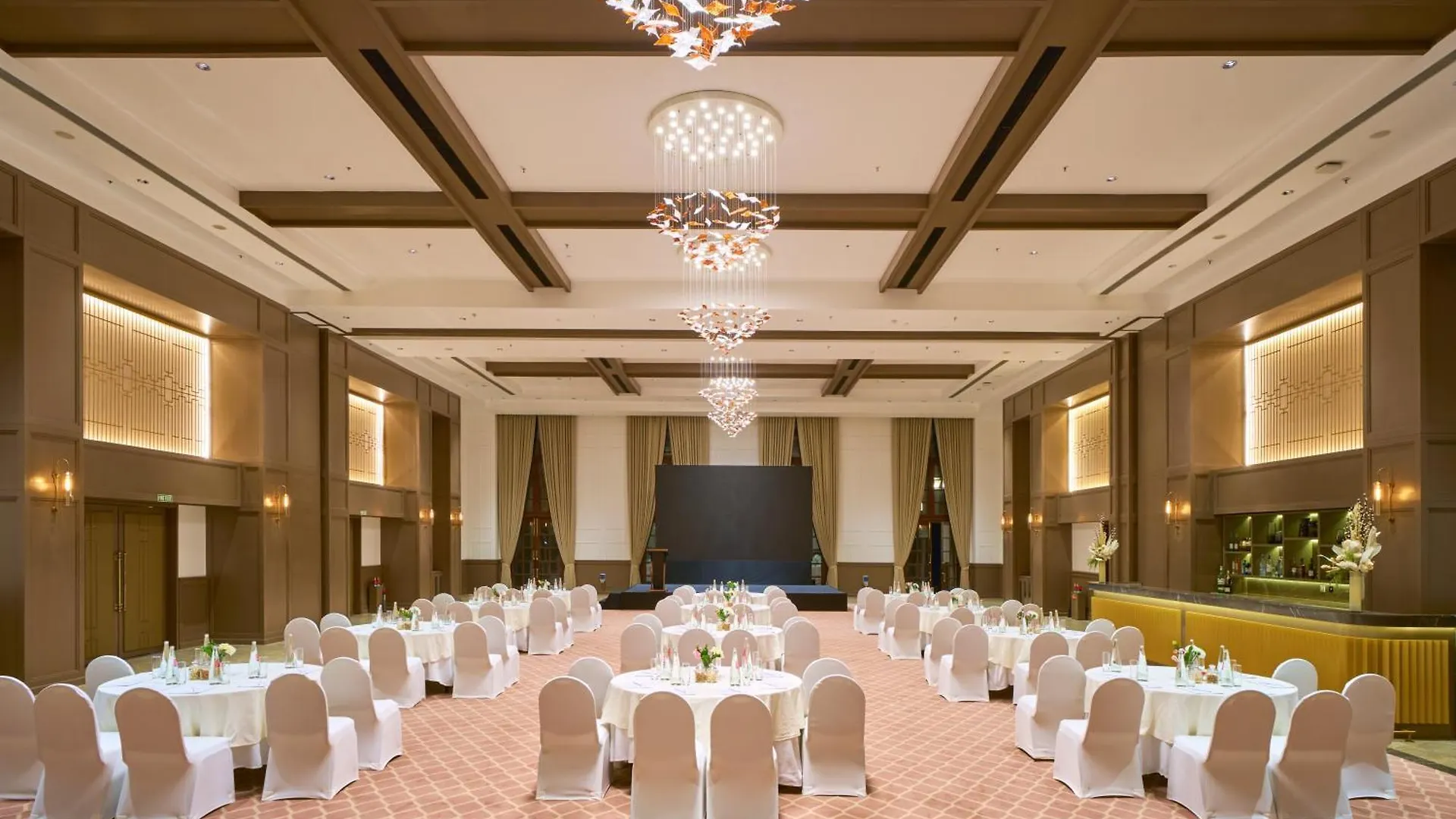 Dlf Club 5