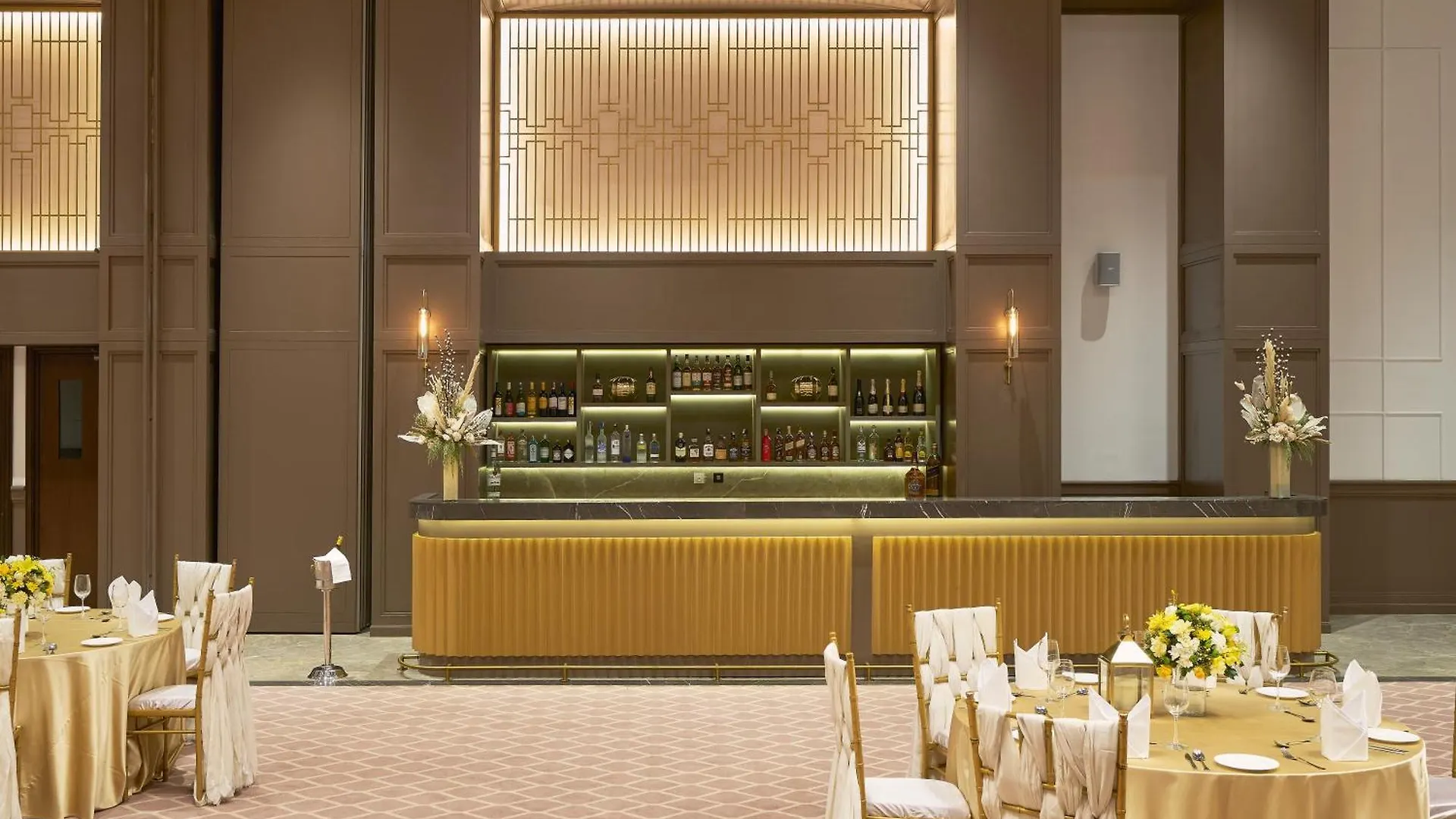 Dlf Club 5 4*, Gurgaon India